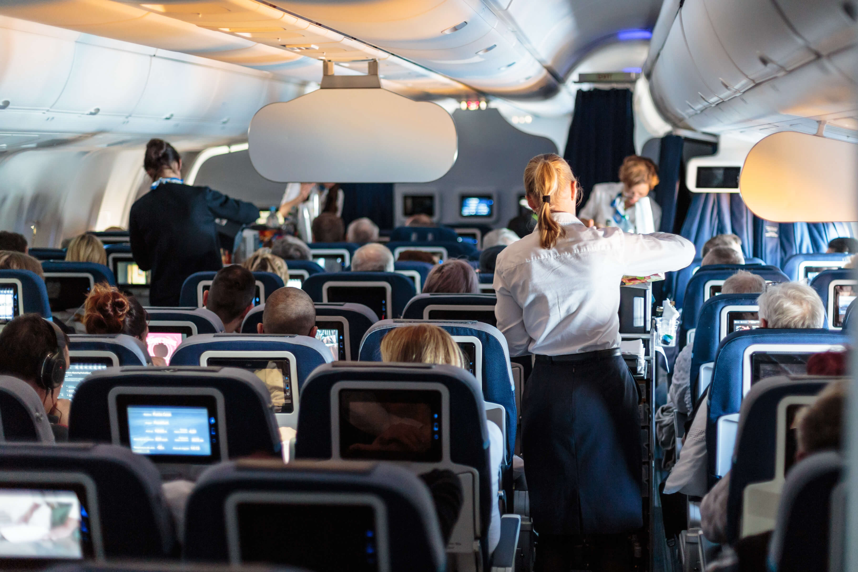 Arbeitsschutz im Flugbetrieb: Drei neue Online-Unterweisungen für Cockpit und Kabine Arbeitsschutz im Flugbetrieb: Drei neue Online-Unterweisungen für Cockpit und Kabine